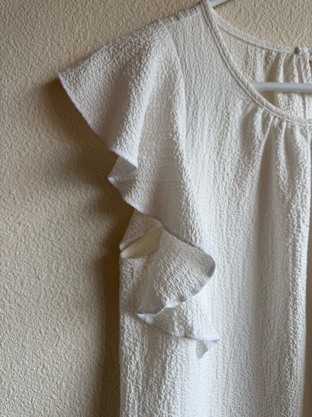 Zena Textured White Ruffle Sleeve Top - Picture 4 of 6